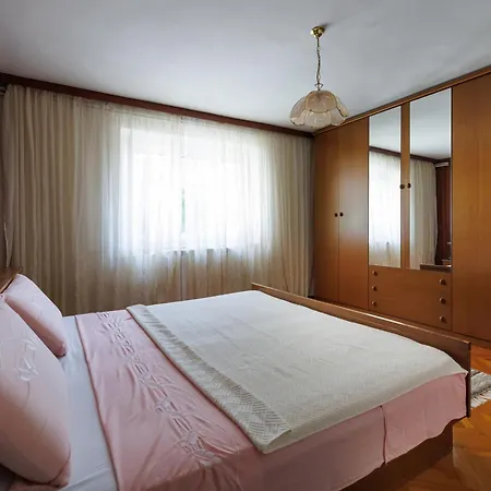 Hana Apartment